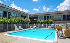 Motel 6-Sandston, Va - Richmond, Va